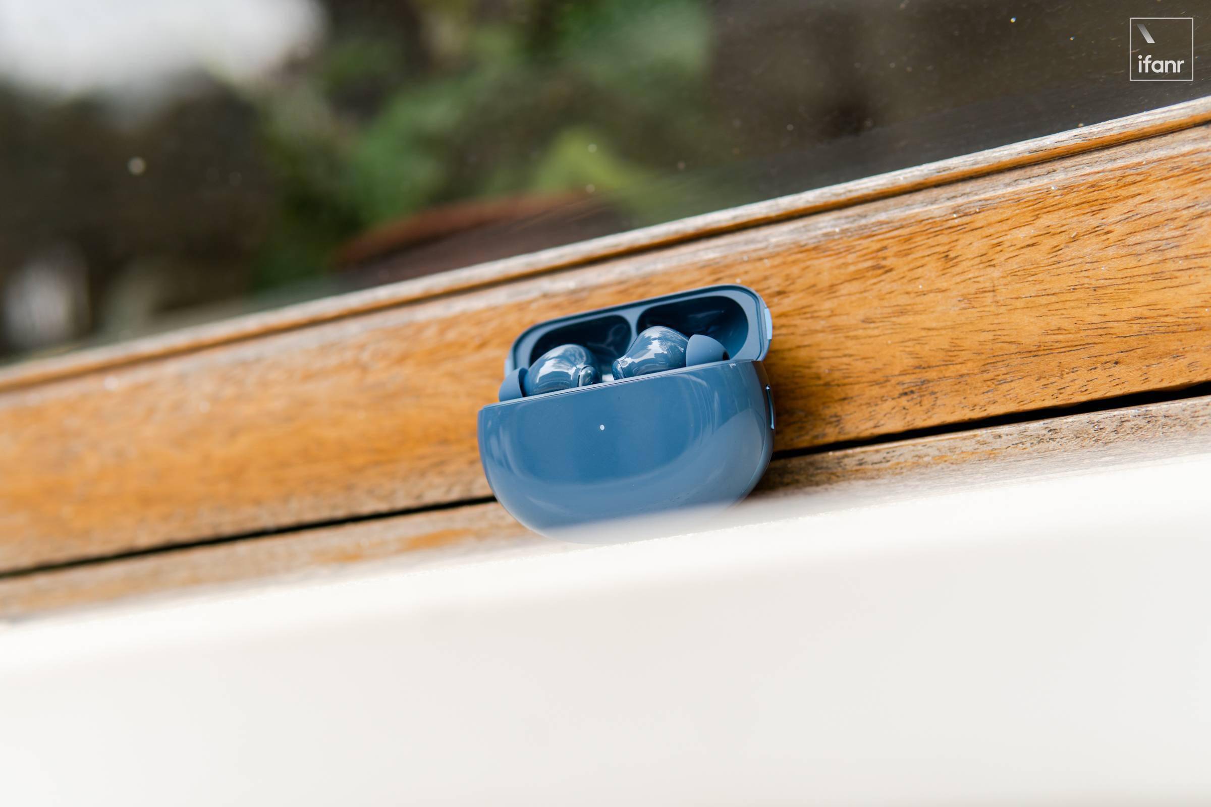 oppo enco x 蓝调耳机图赏:这一抹蓝,似夜色将明_颜色