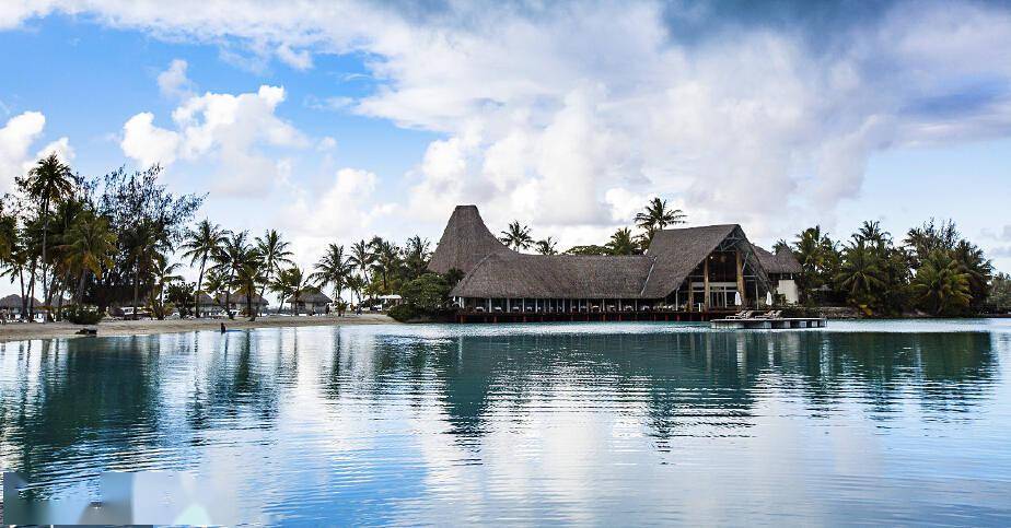 邂逅世界上最美丽的泻湖大溪地艾美度假村