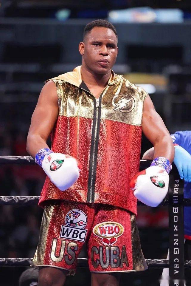 博劳说:"我们必须看看乌西克,乔伊斯之间会发生什么,我认为乌西克将