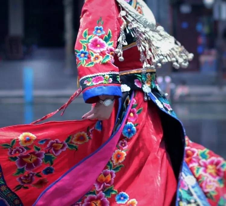 重庆特产传说469秀山金珠苗绣穿在身上的史书