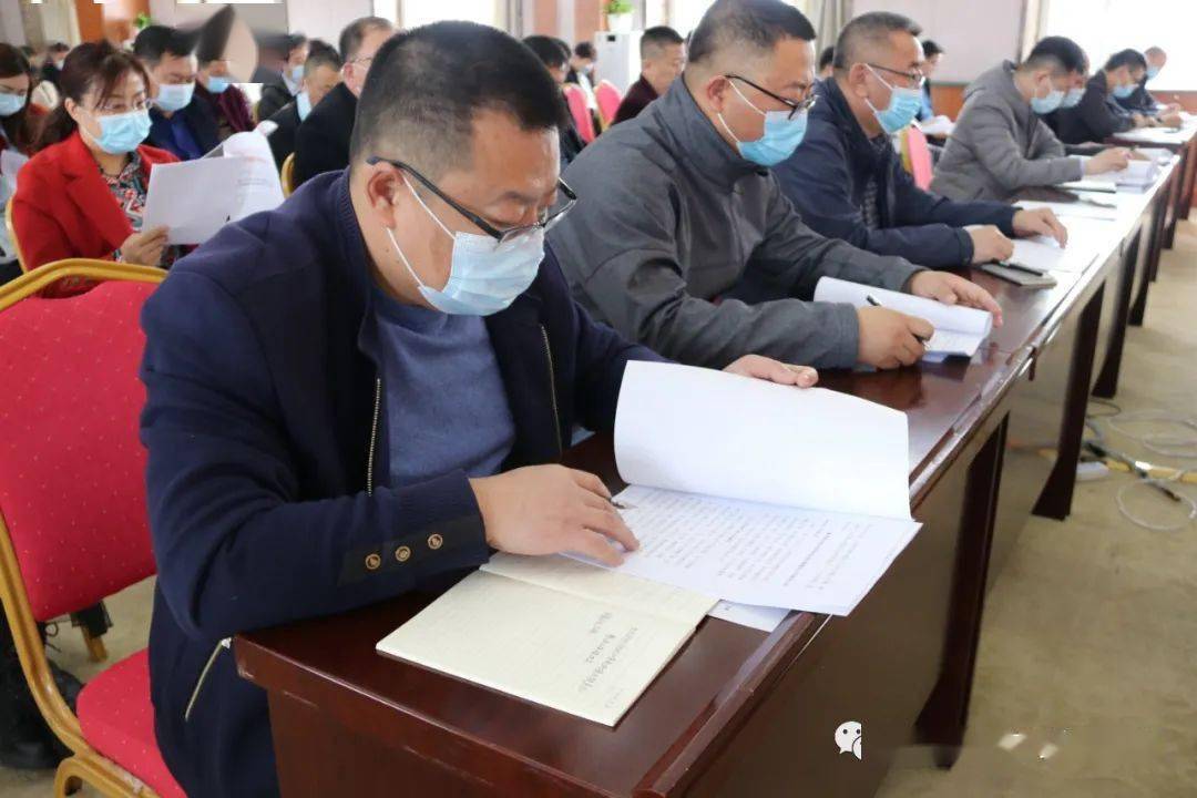 会上,杨猛宣读了《巴林右旗关于自治区党委第二巡视组专项巡视优化营