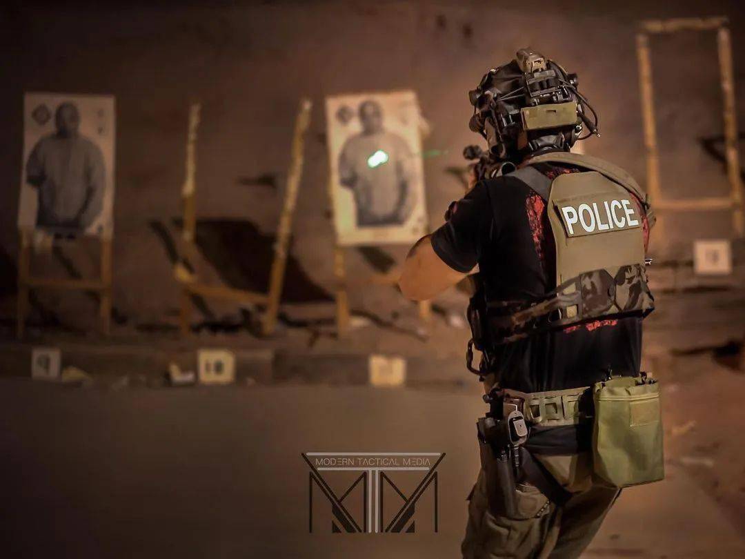 【战术骚图】是谁给了你正面硬钢的勇气?是训练!