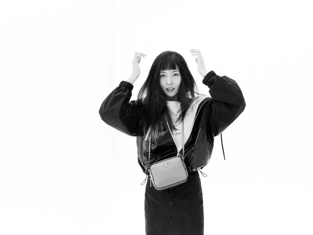 泫雅的春季牛仔look都给我学~_klein