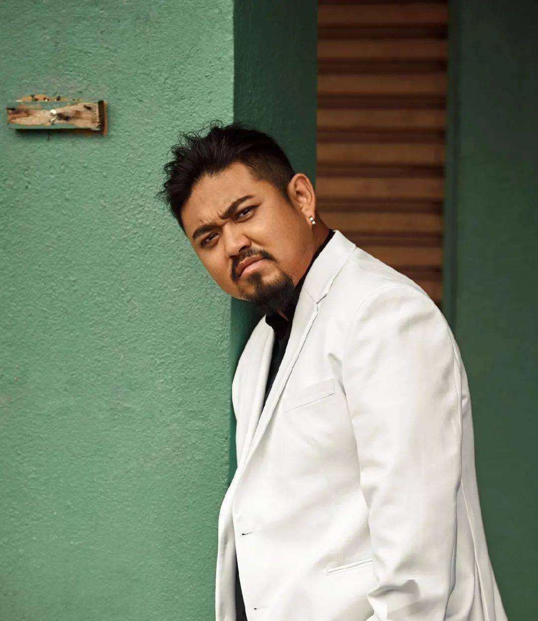 丽水籍帅气导演的电影今天上线,演员你肯定见过_金利