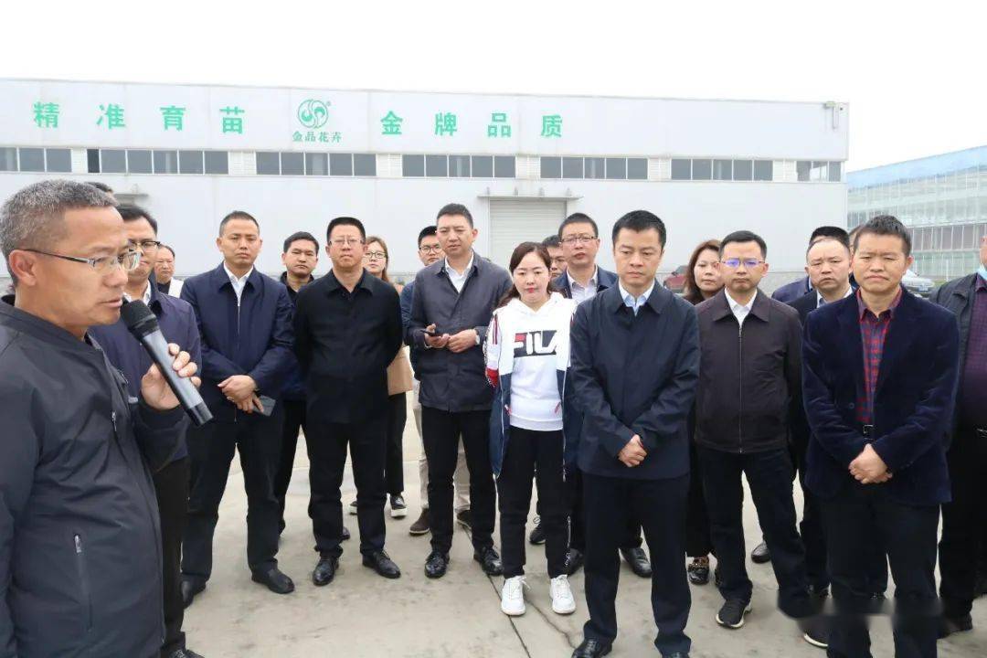 考察成都市委农村工作会议乡村振兴现场