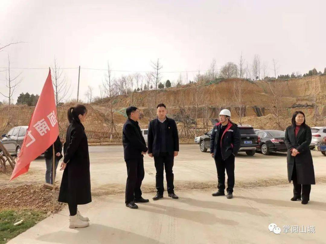 3月17日上午,区长关越到新拓洋生物化工产业园,金融科技产业园,双创