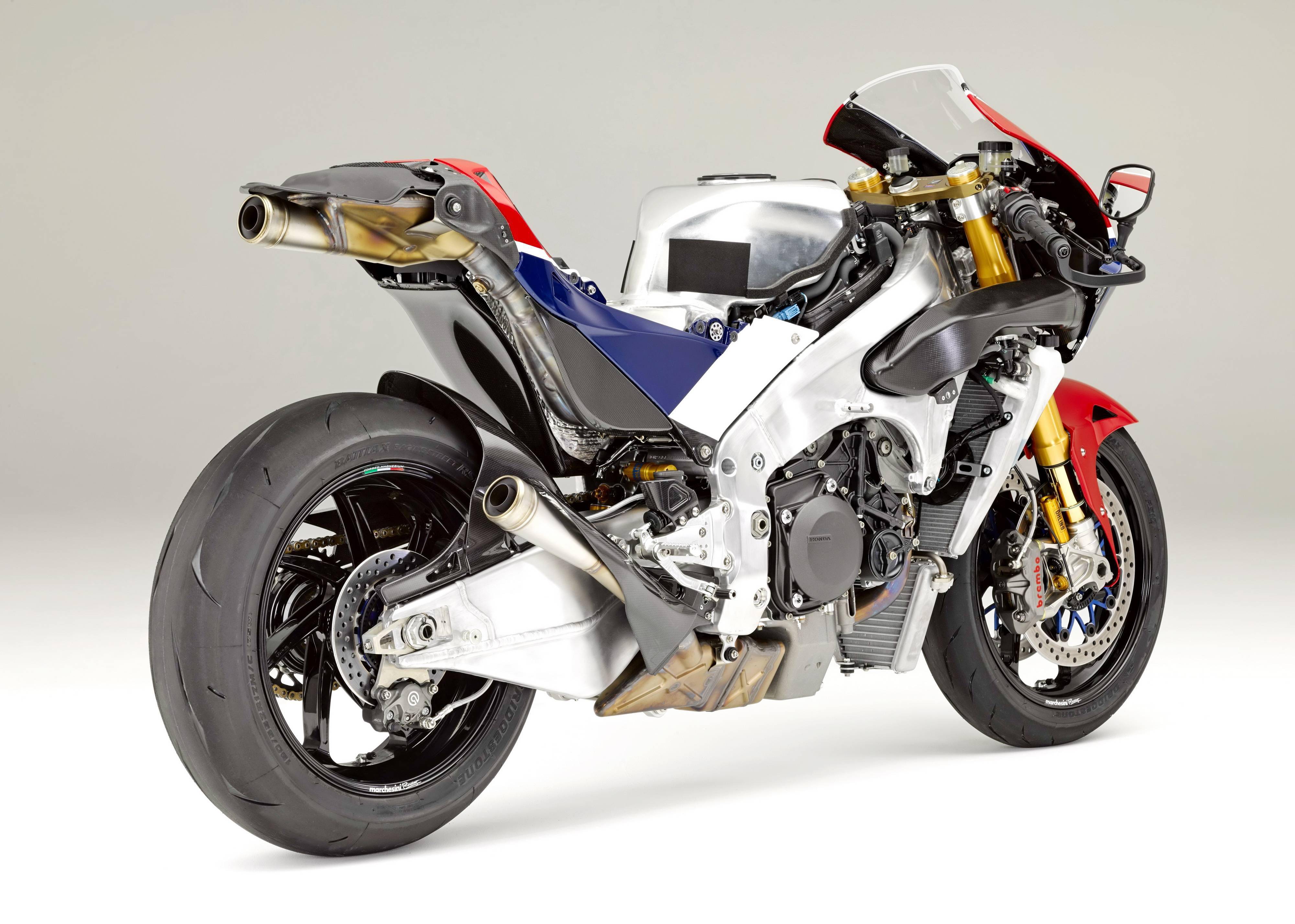 马昆斯在加泰罗尼亚赛道以 rc213v-s 作测试_motogp