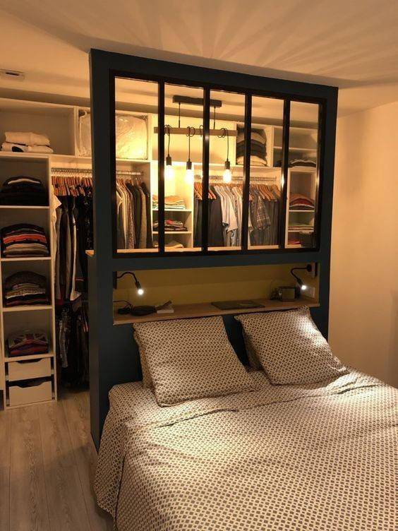 床头前移60公分,一半实心墙一半玻璃后藏衣帽间,又多2㎡空间_卧室