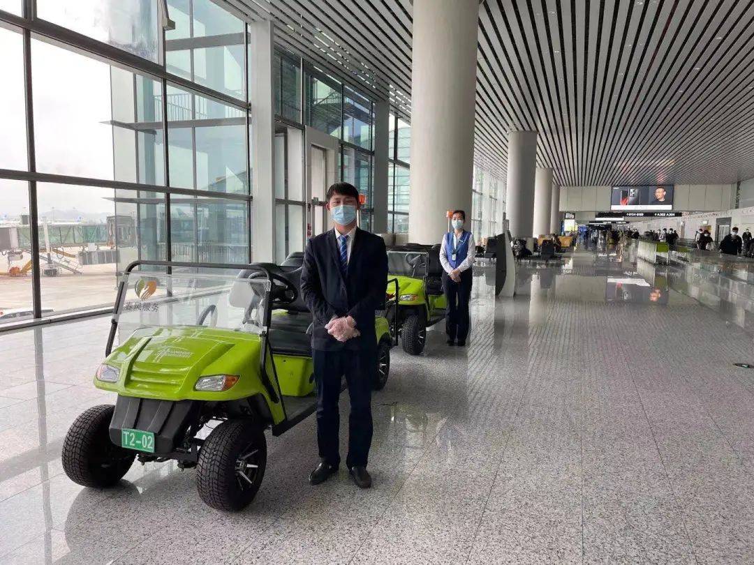 白云机场t2登机口b156b166有改造出行须知戳