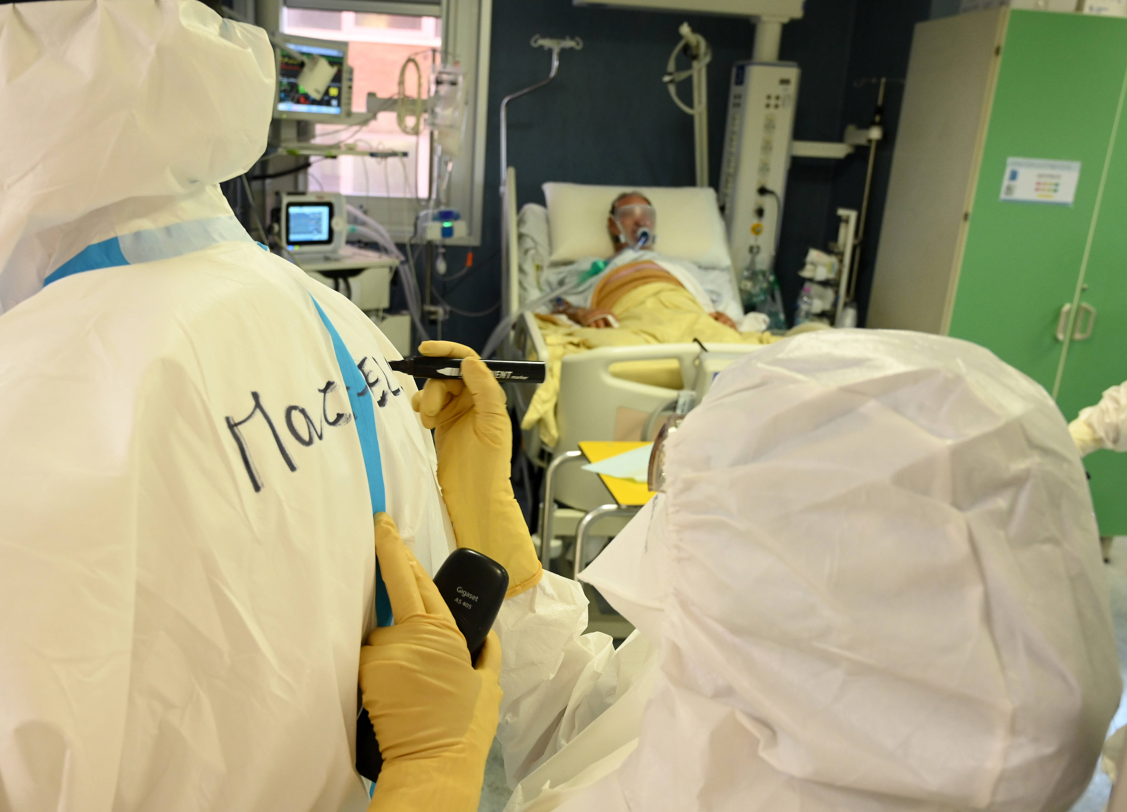 意大利累计新冠确诊病例超过330万例