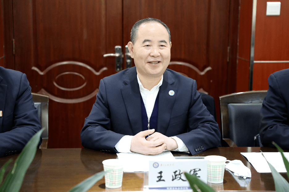 签约后,我院院长王政军介绍了过去五年,我院在弘扬传播关学与中国传统