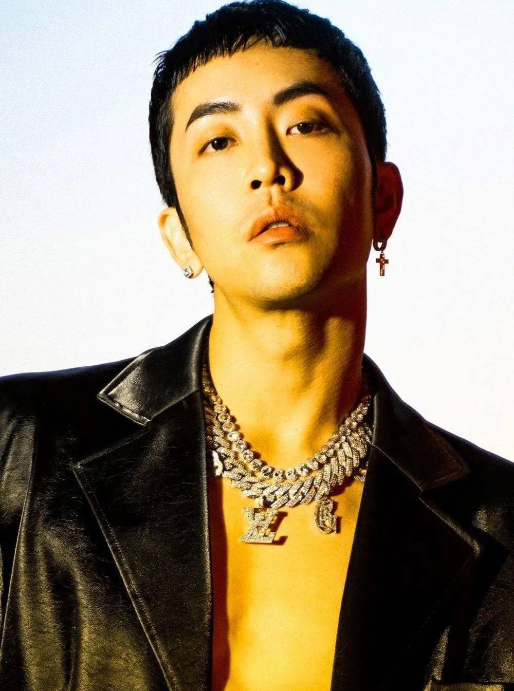 潮图丨马思唯如果不丑,还是挺帅的!