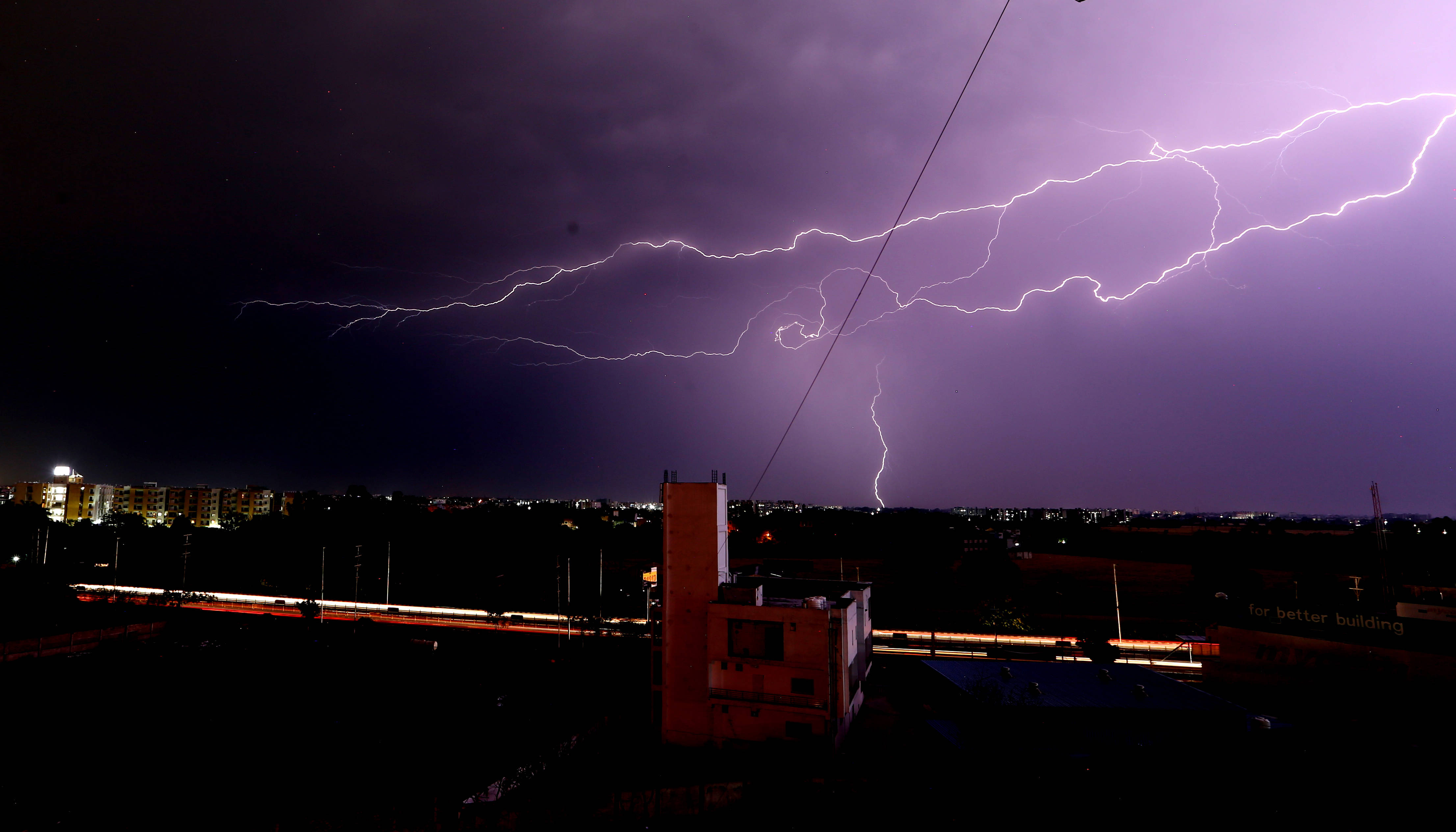 闪电 6f568149fb314c93bd29aed6ea2878f9.jpeg