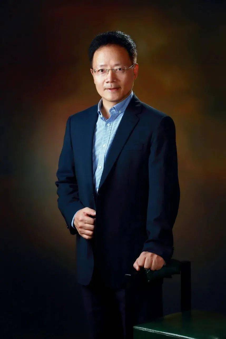 严锋(复旦大学)《游戏的艺术与艺术的游戏》杨慧林(中国人民大学)《从