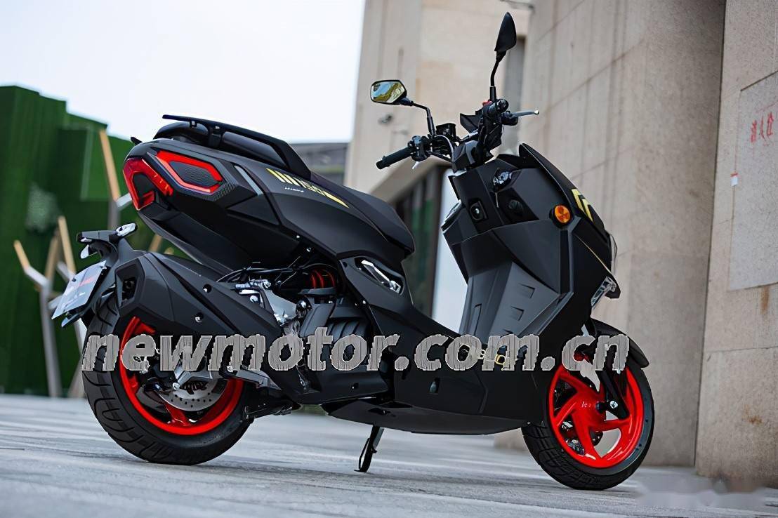 林海雄鹿150 高规格玩乐型运动踏板