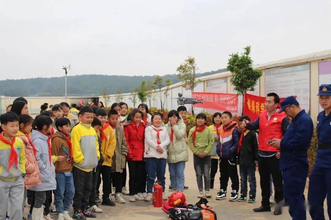 泸西县消防安全科普教育走进旧城镇中心小学