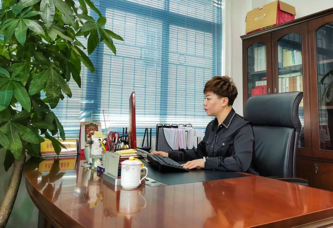 67钟二村党委书记卢淑婷责任情怀为村民办实事谋福利钟村街村社区