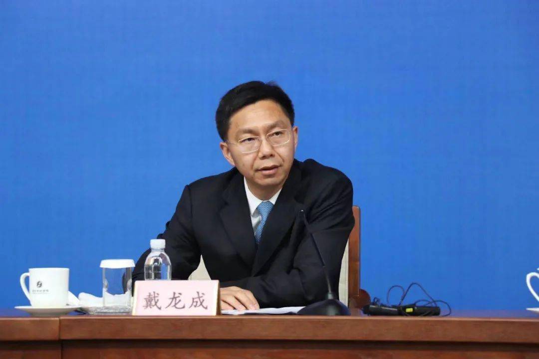 戴龙成:记者:从一定意义上说,残疾儿童少年受教育状况是贫困地区教育