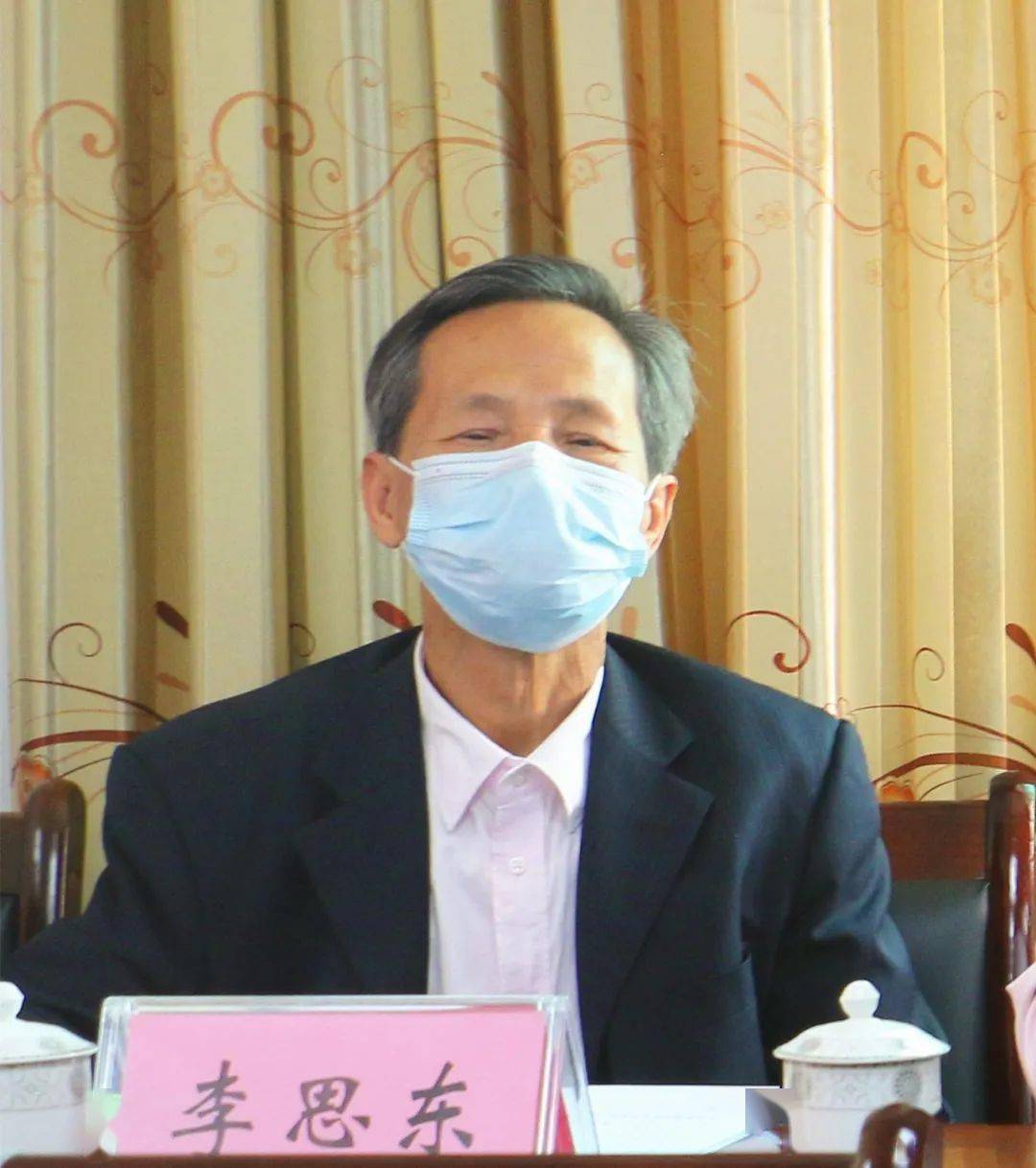 市住建局老干部党支部书记李思东谈到,中国共产党团结带领全党全国