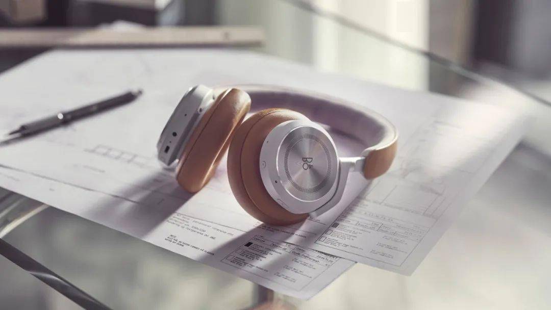 小时|B&amp;O 推出了比 AirPods Max 性价比更高的 Beoplay HX 头戴式降噪耳机
