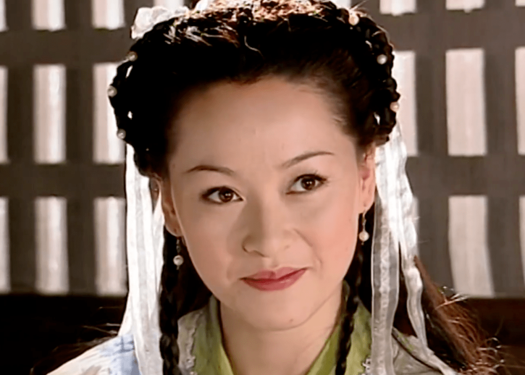 是2002年播出的电视剧《乌龙闯情关》里的角色她是许平君