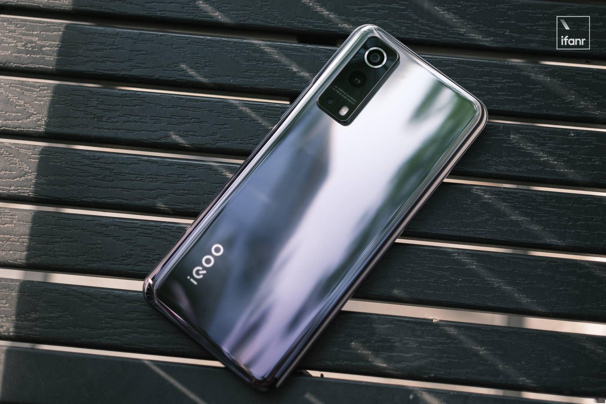 iqooz3图赏两千价位以下的卡位能手