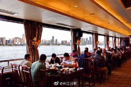 4月1日起，两江游船恢复餐饮航班
