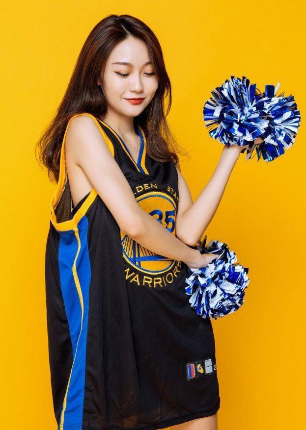 cba篮球宝贝肤白貌美大长腿