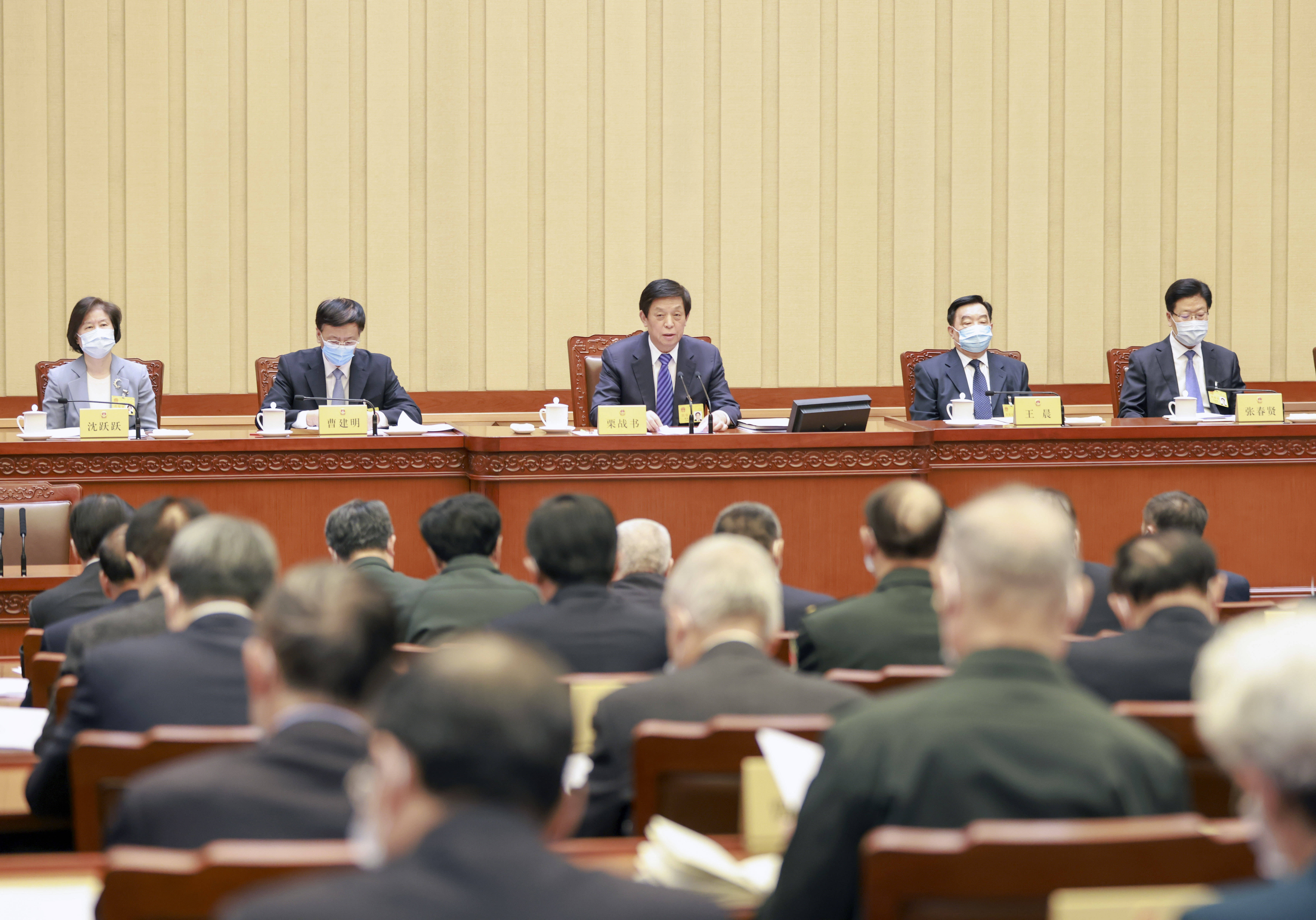 十三届全国人大常委会第二十七次会议在京举行