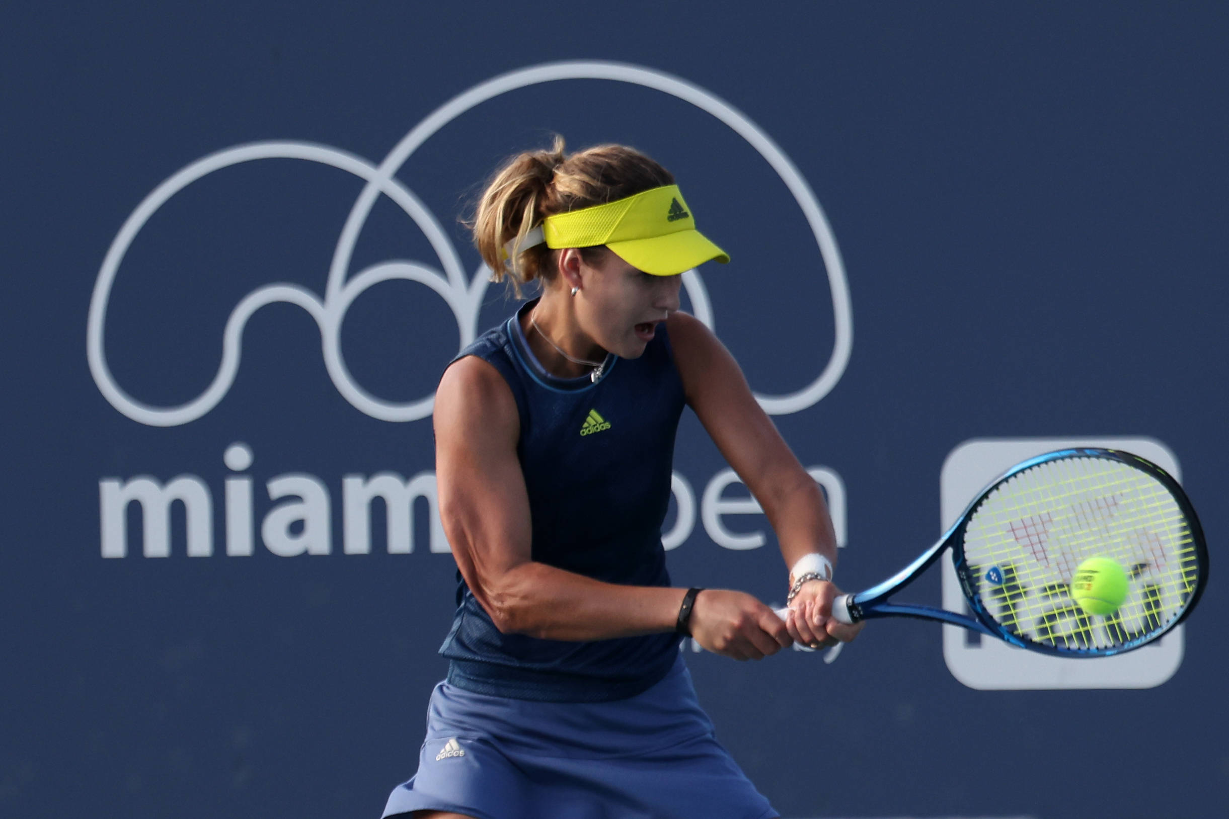 网球——迈阿密公开赛:穆古拉扎晋级