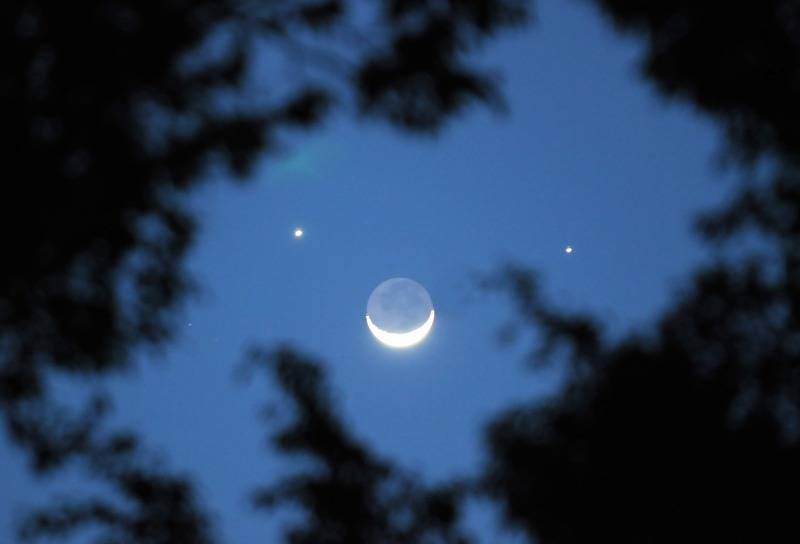 成说|天琴座流星雨、年度第二大满月！4月天宇奇观轮番上映