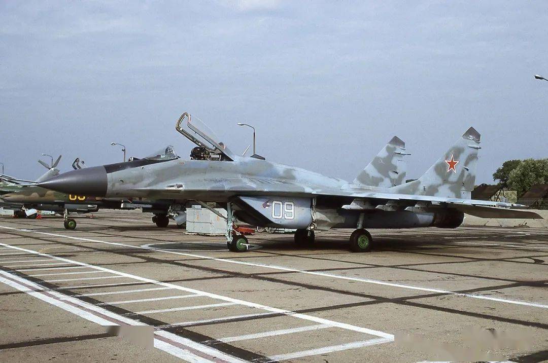 帝国余辉:苏联空军驻东德部队1991～1994(三)_米格