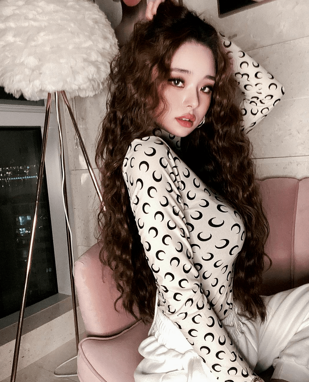 三大最火的卷发长度打造复古辣妹