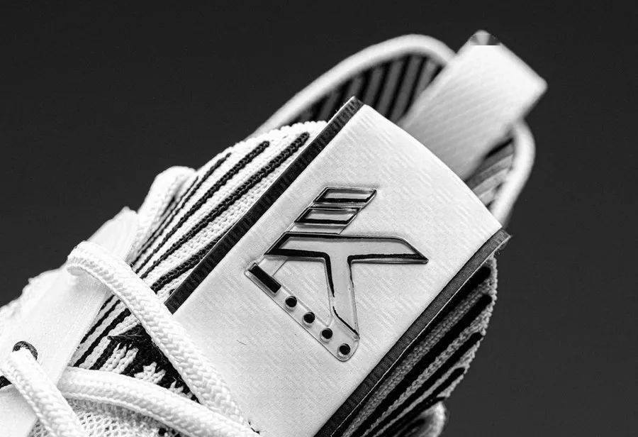 黑白泼墨渐变设计汤普森kt新鞋型曝光
