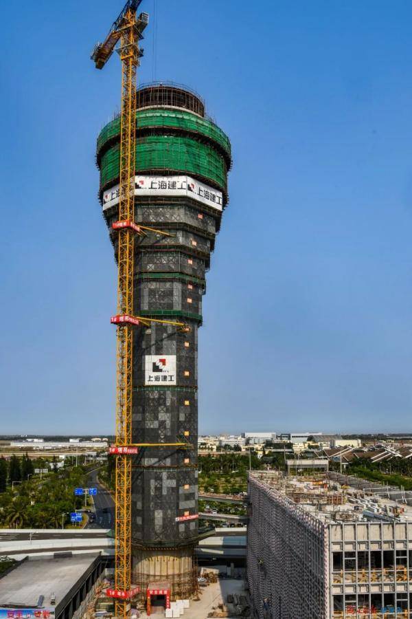 最新进展!海口美兰国际机场二期新塔台实现封顶