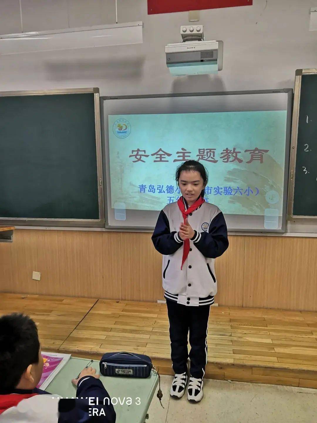 青岛弘德小学森林防火别让绿肺哭泣