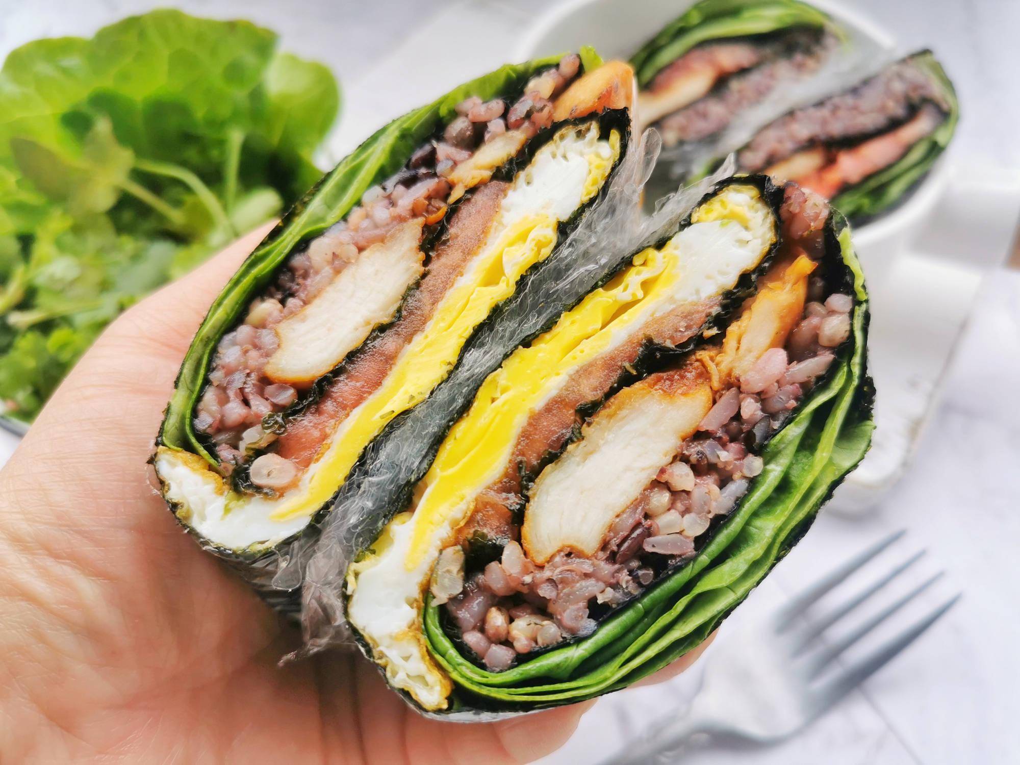 假期出游美食网红折叠紫菜包饭口味自己决定低脂饱腹