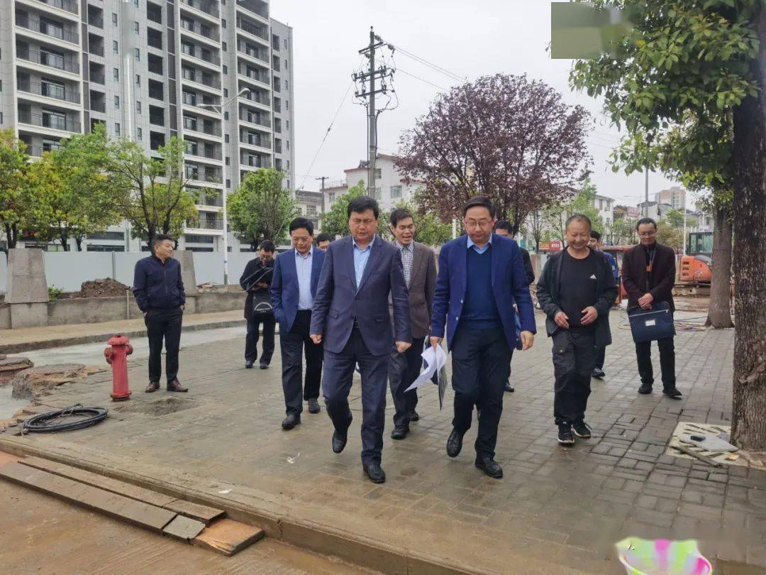屈占权一行来到汉中体育馆,主要针对前期中国跆拳道协会和市委市政府