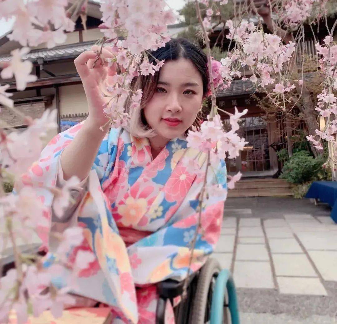 海归硕士,高级白领,26岁高位瘫痪后,她用4年逆风翻盘_璐英