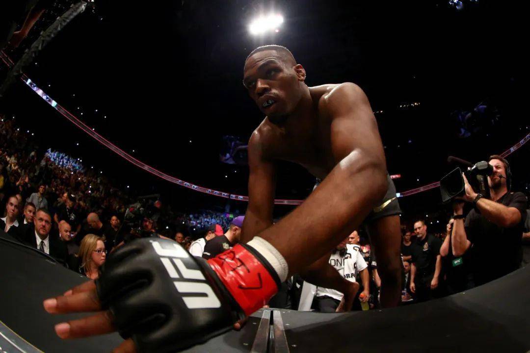 "骨头"琼斯:我的目标是彻底改变重量级_进行