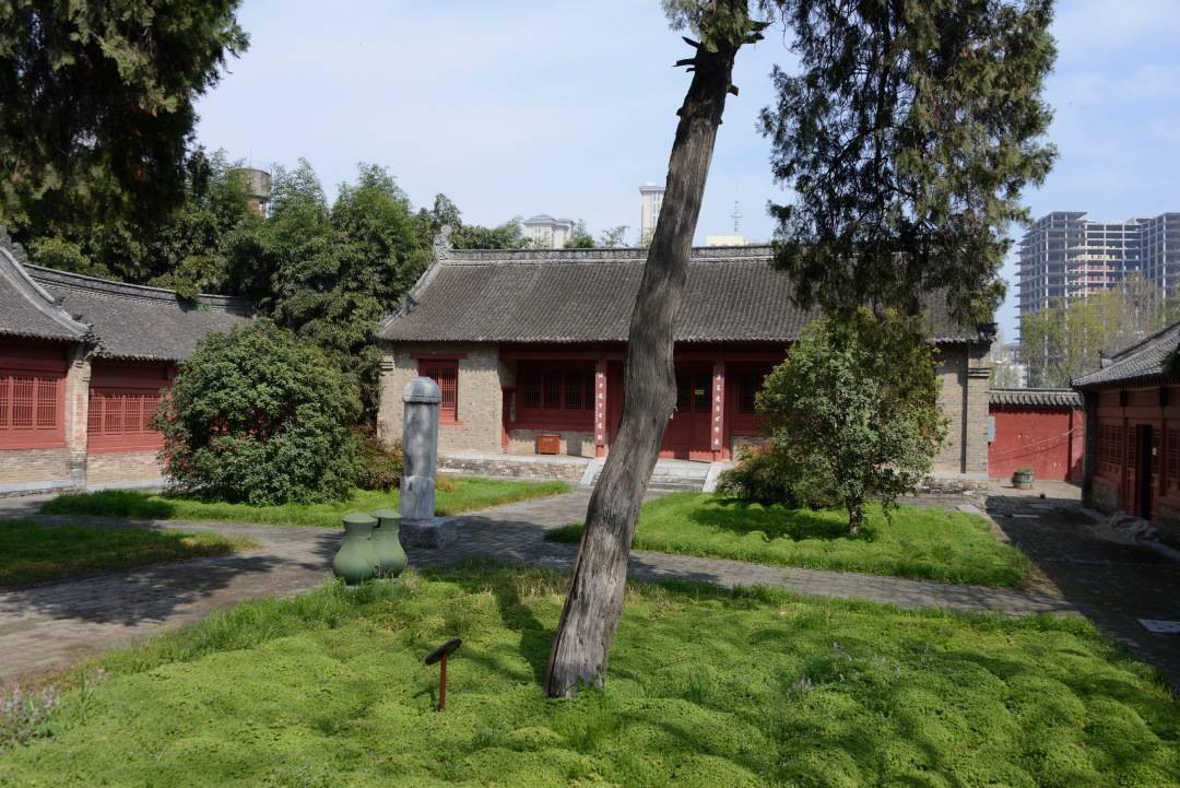 书院南阳诸葛书院卧龙旧居三顾之地下韦力撰