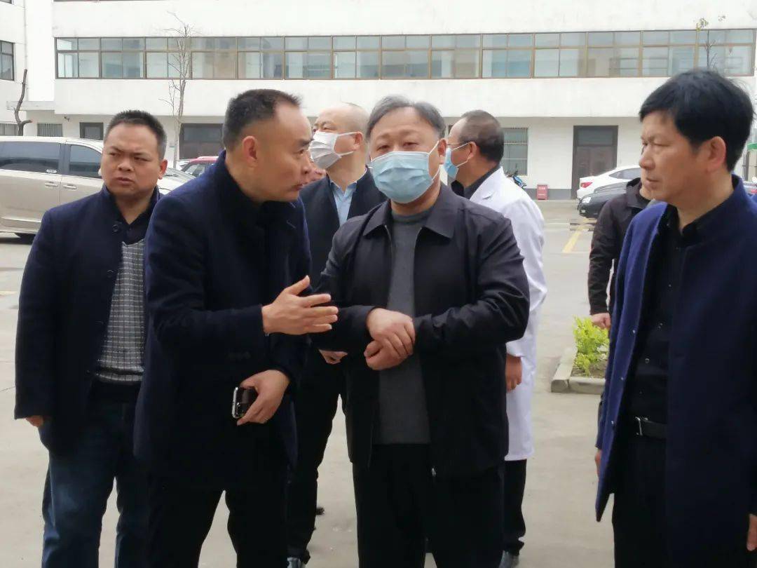 1日上午,市卫健委党组书记,主任马军华一行来到石庄