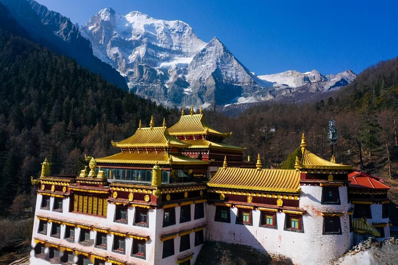 冲古寺拥有天然画布的超美寺庙让人目不转睛