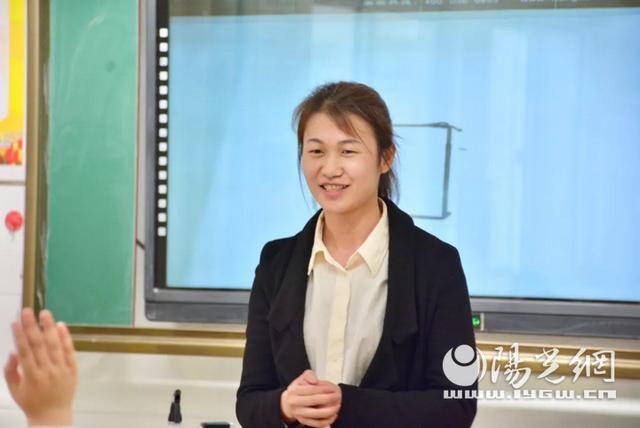 大雁塔小学石桥华洲城分校开展青年教师展示课活动