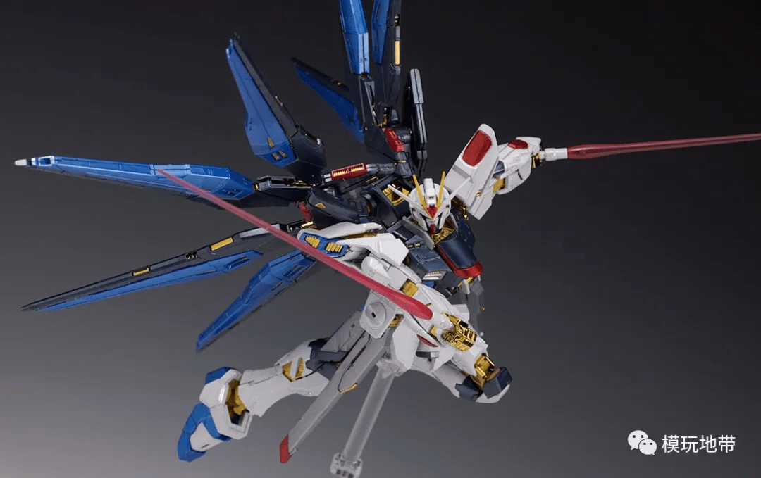 模玩测评:11区 rg 强袭自由 钛合金电镀版测评_宅君