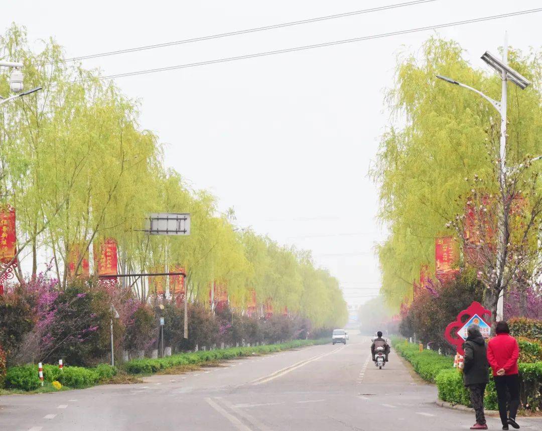 据了解,石固镇此次道路提升改造工程涉及中岳店村,朝阳村,乔庄村,王庄