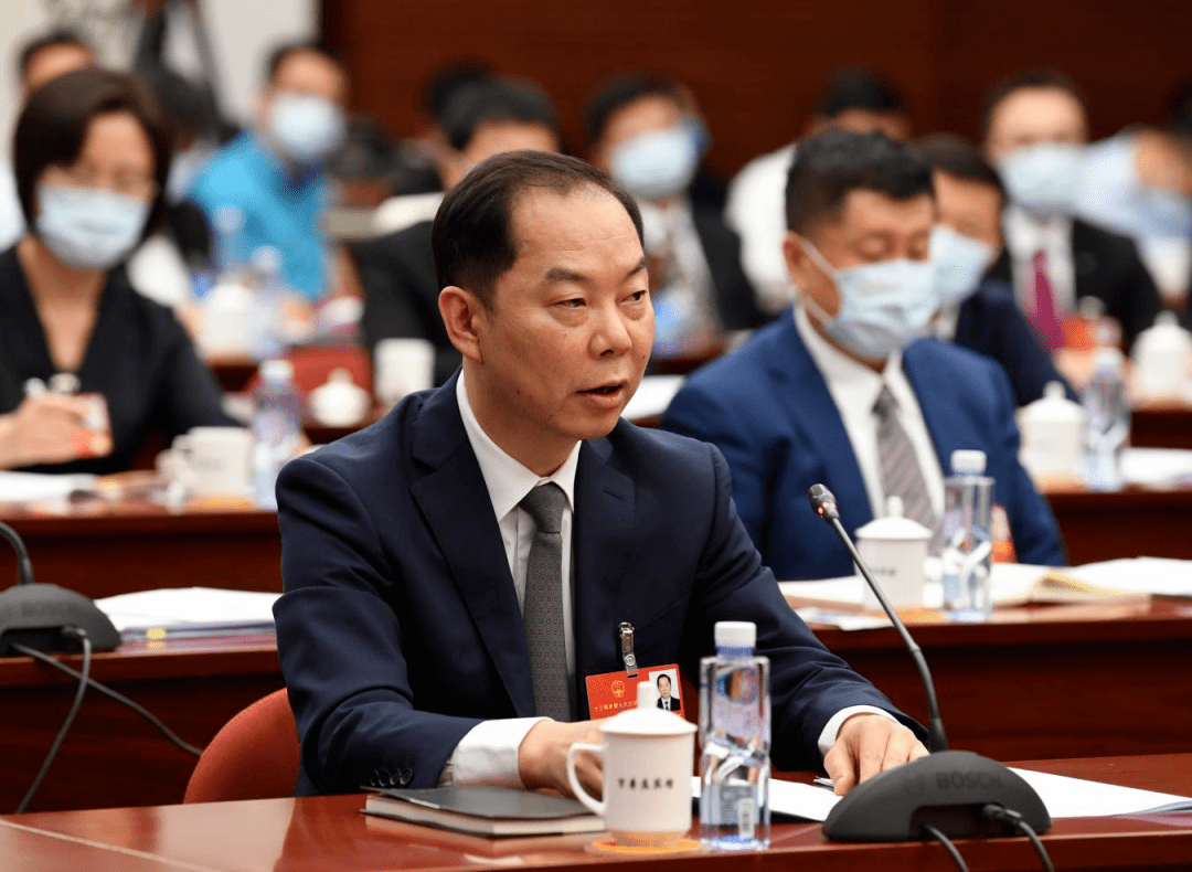 决定任命:王俊飚,贺鑫,秦书伟为长治市人民政府副市长.