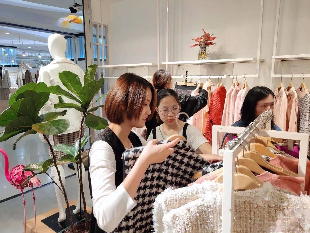 高级服装陈列她去gucci做陈列师竟然只用了一年零三个月