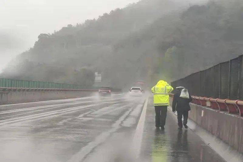 遮阳网怎么搭不怕风吹雨打_遮阳网怎么搭