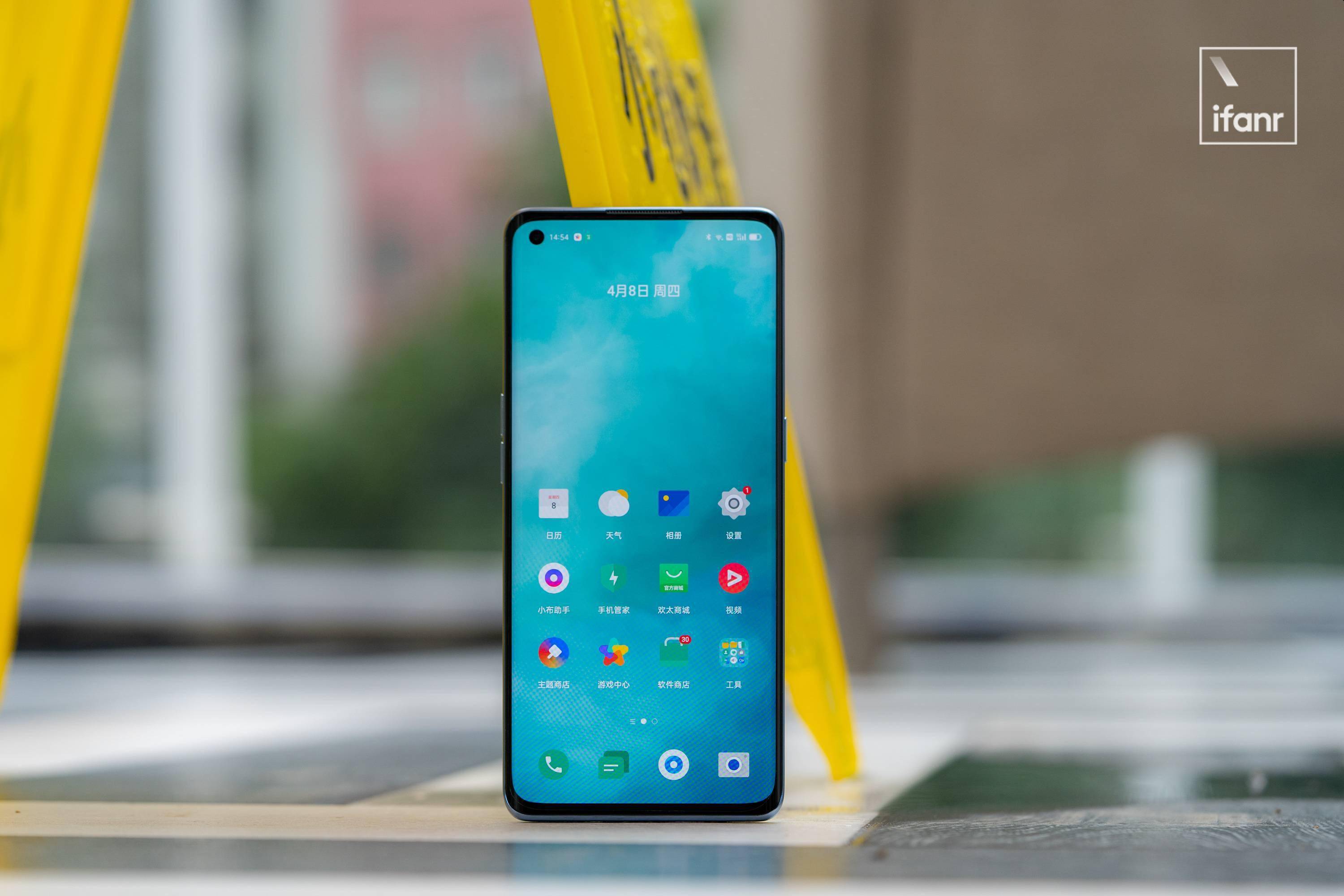 realme的首款曲面屏真我x7pro至尊版图赏